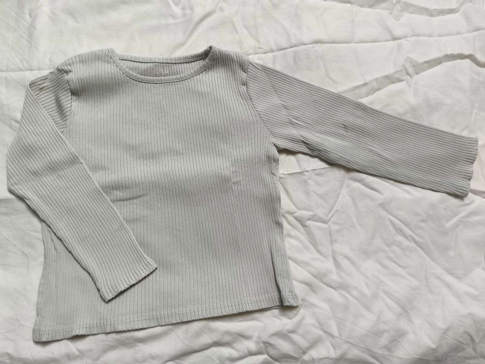 Conjunto acanalado claro para niña (4 años) – photo 2